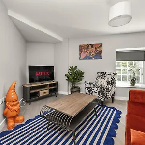 Apartment Buzzing 3 By My Getaways, Brighton