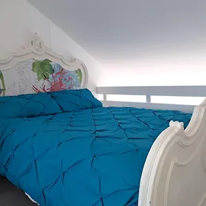 Apartment Chic In The Heart Of Marina, Brighton